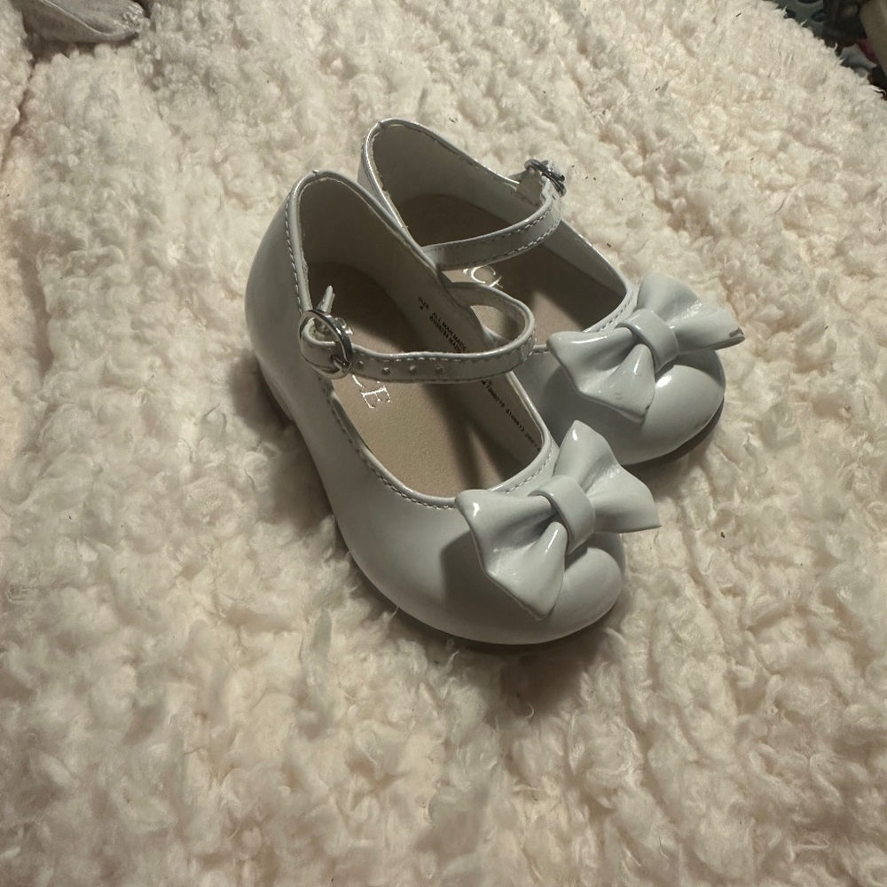 Pageant Shoes Size 4